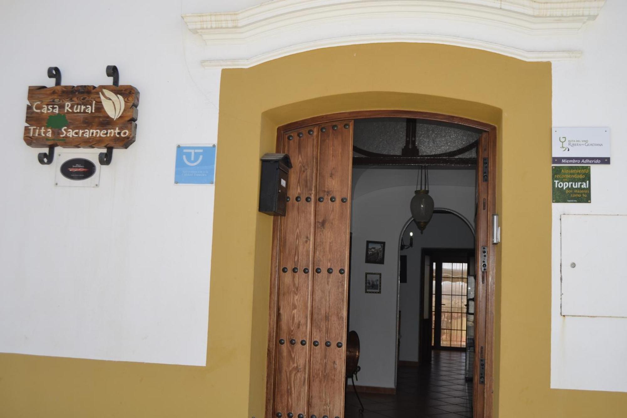 Casa Rural Tita Sacramento Hornachos Luaran gambar